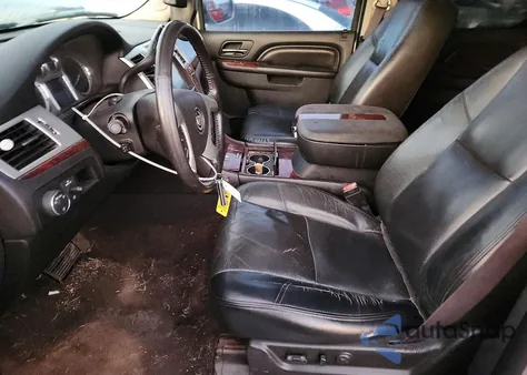 2011 Cadillac Escalade Esv Premium z USA, uszkodzony, nr VIN 1GYS4JEF4BR221853